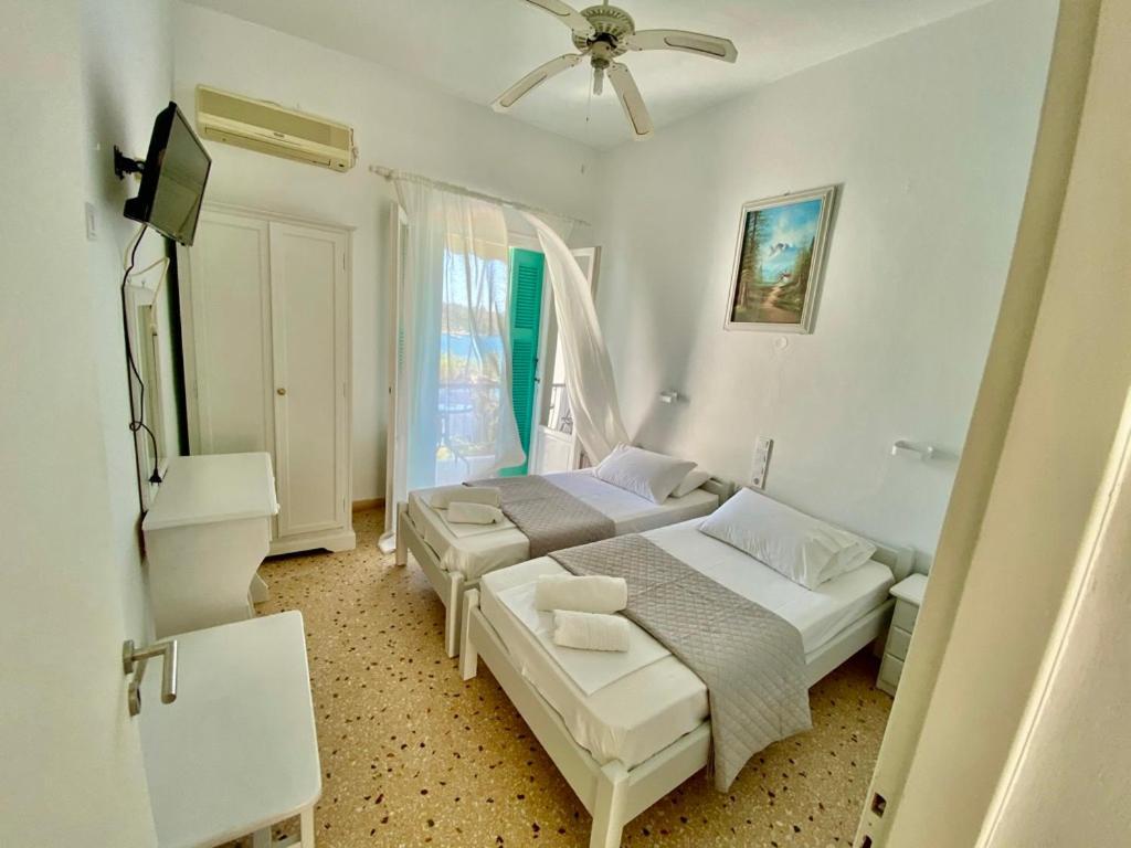 Studios Argyris Poros Town Bagian luar foto